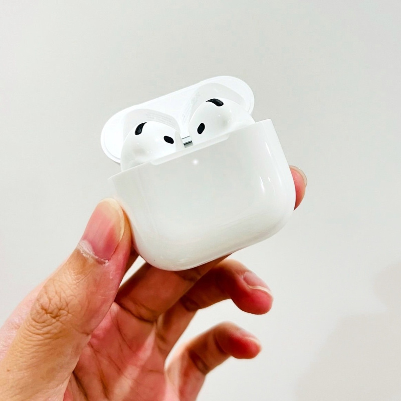 5 ключевых различий между AirPods 4 и AirPods 4 с активным шумоподавлением